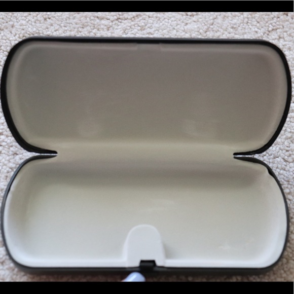 Sunglasses case - Picture 2 of 3